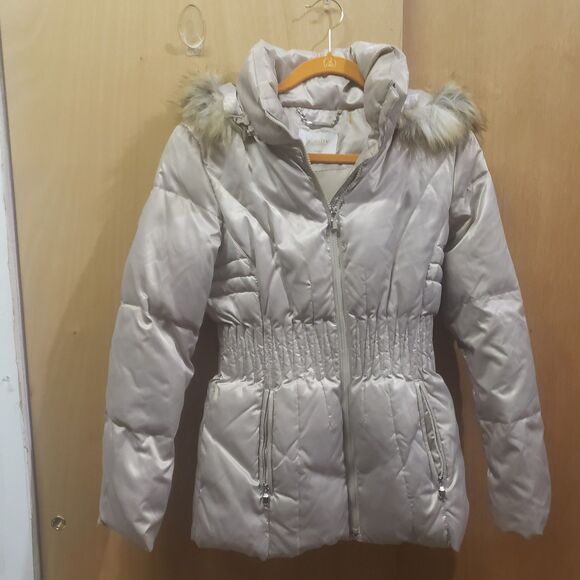 Laundry by Shelli Segal women's stretch quilted puffer jacket w faux fur hood
Sm - Picture 1 of 8